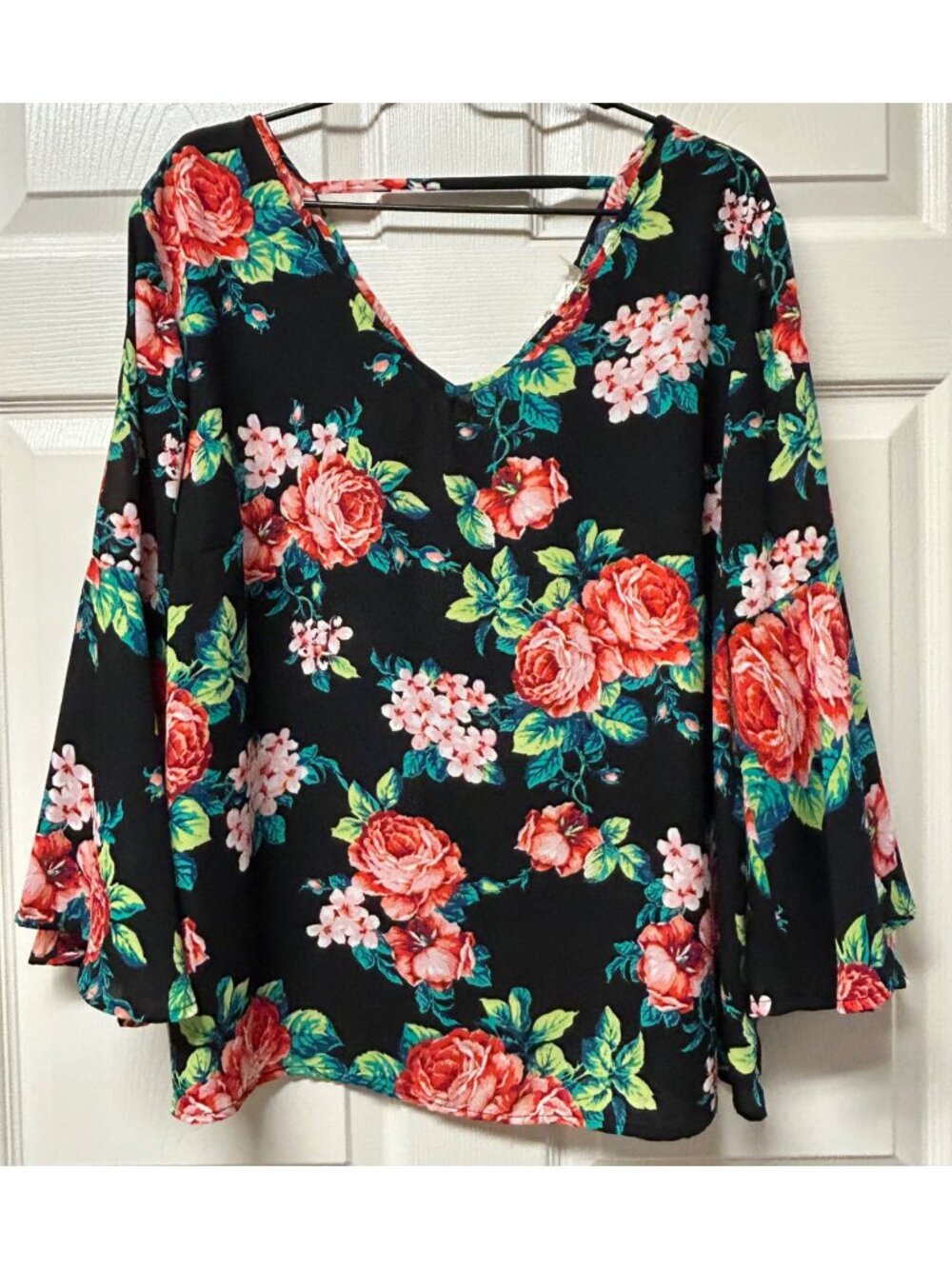 Women's Liberty Lane 1XL Floral Bell Sleeve Blouse V-Neck Black Red Green